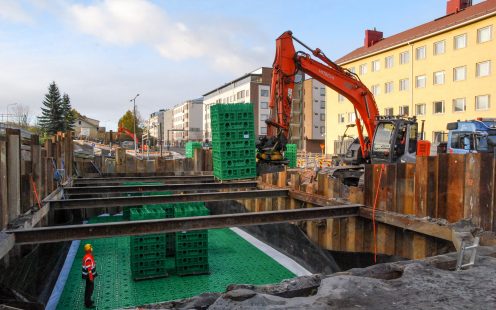 Pipelife tarjoaa monipuolisia ratkaisuja infra- ja kunnallisteknisen rakentamisen tarpeisiin. Tuotevalikoimastamme löydät mm. PE-, PP- ja PVC-paineputket ja yhteet, hitsausjärjestelmän sekä Raineo hulevesien hallintajärjestelmän.